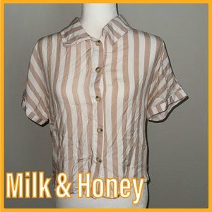 NWOT - Milk & Honey - Button Blouse - Size Large